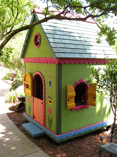 10 Awesome Outdoor Playhouses for Kids | Backyard Fun